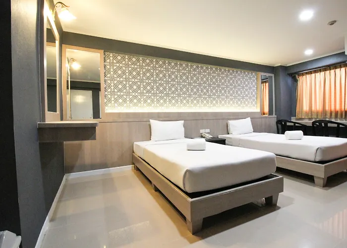 Convenient Park Hotel