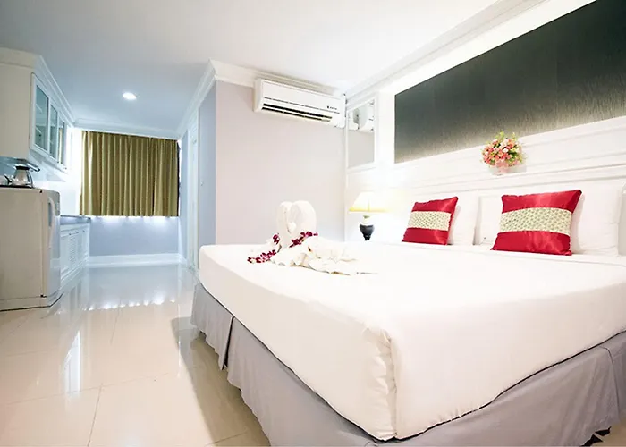 Convenient Park Hotel