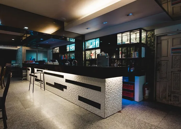 Convenient Park Hotel